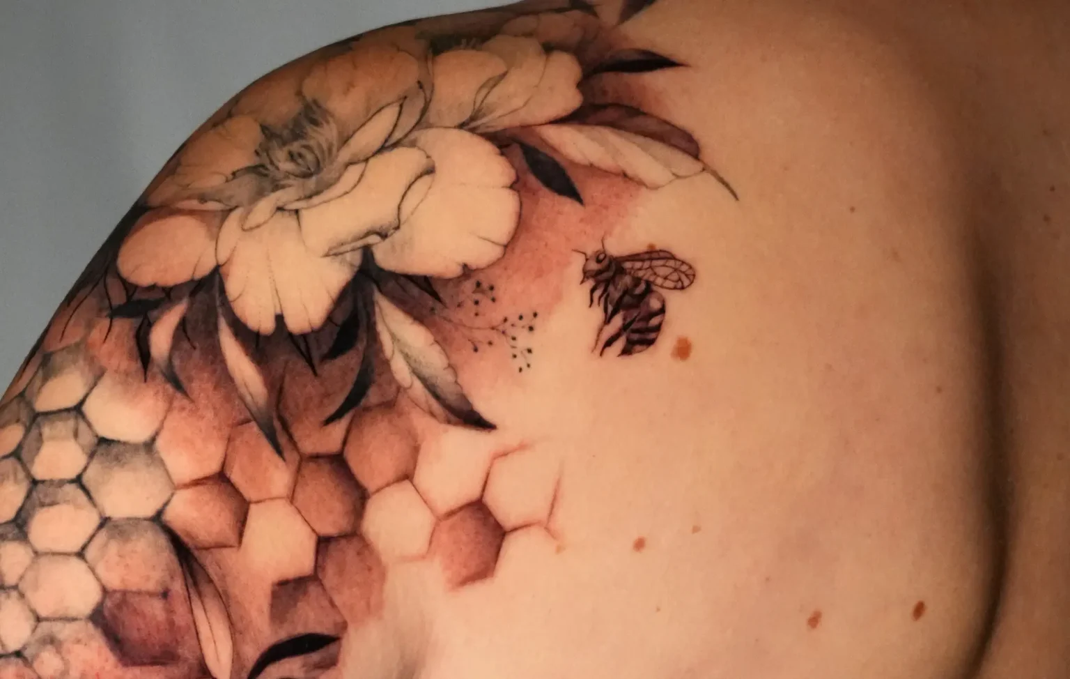 honey bee tattoo meaning