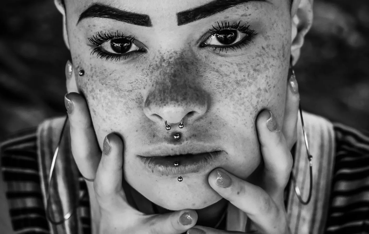 eyebrow piercing